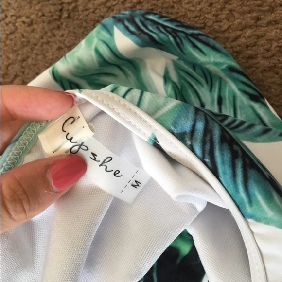 One piece - Picture 3 of 3